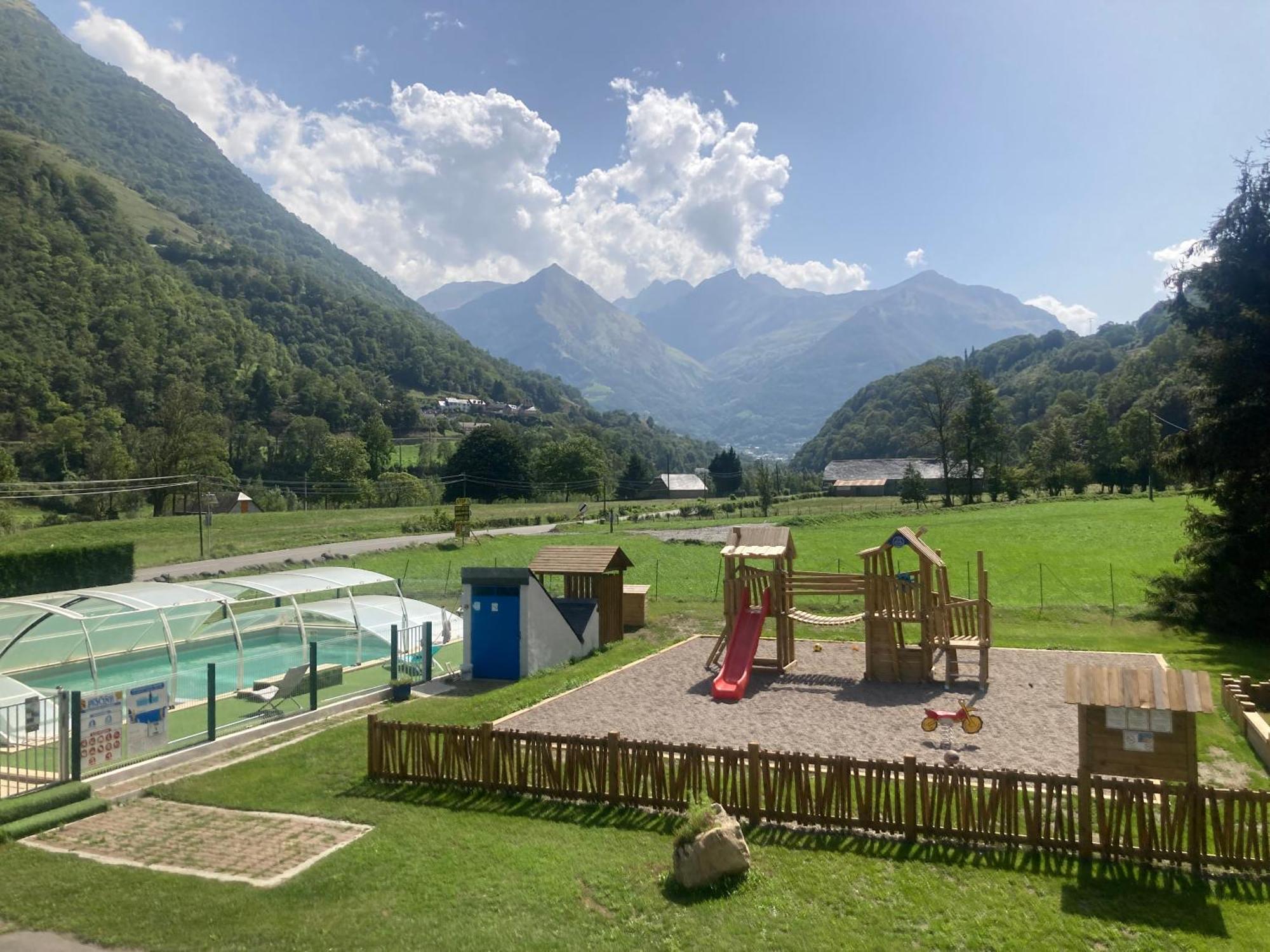 Camping Happy Pyrenees Saligos 外观 照片